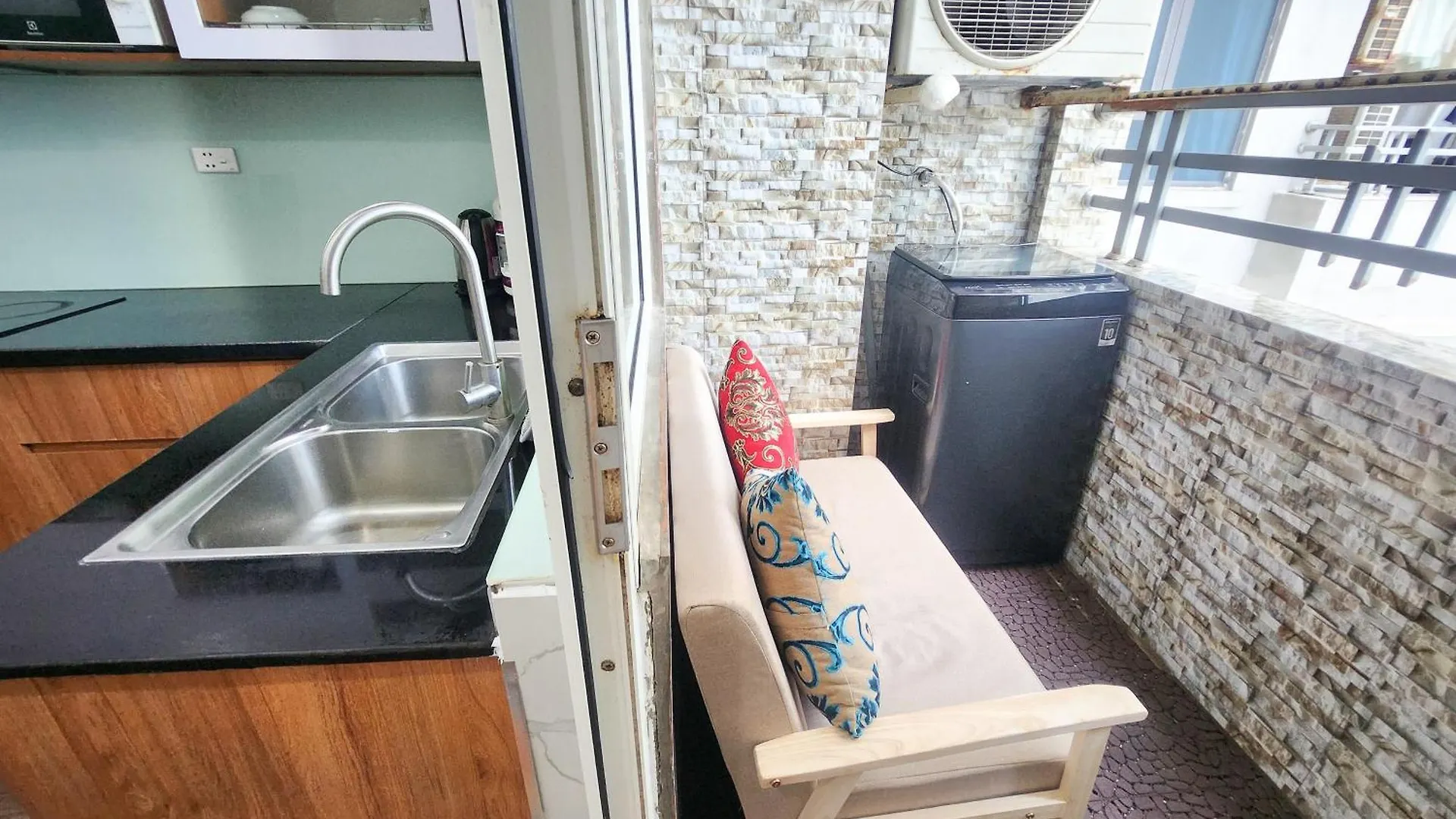 My Khe Beach Peaceful Apartment Da Nang 0*,